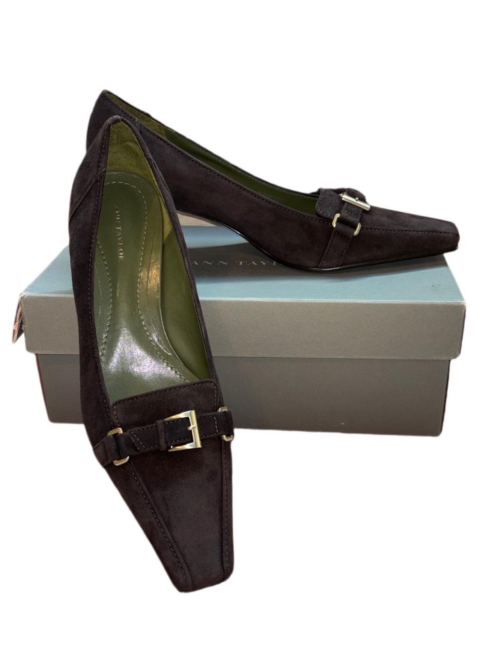 NEW Ann Taylor Marilyn Suede Pump in seal Brown Women's Size 9 1/2 kitten heel